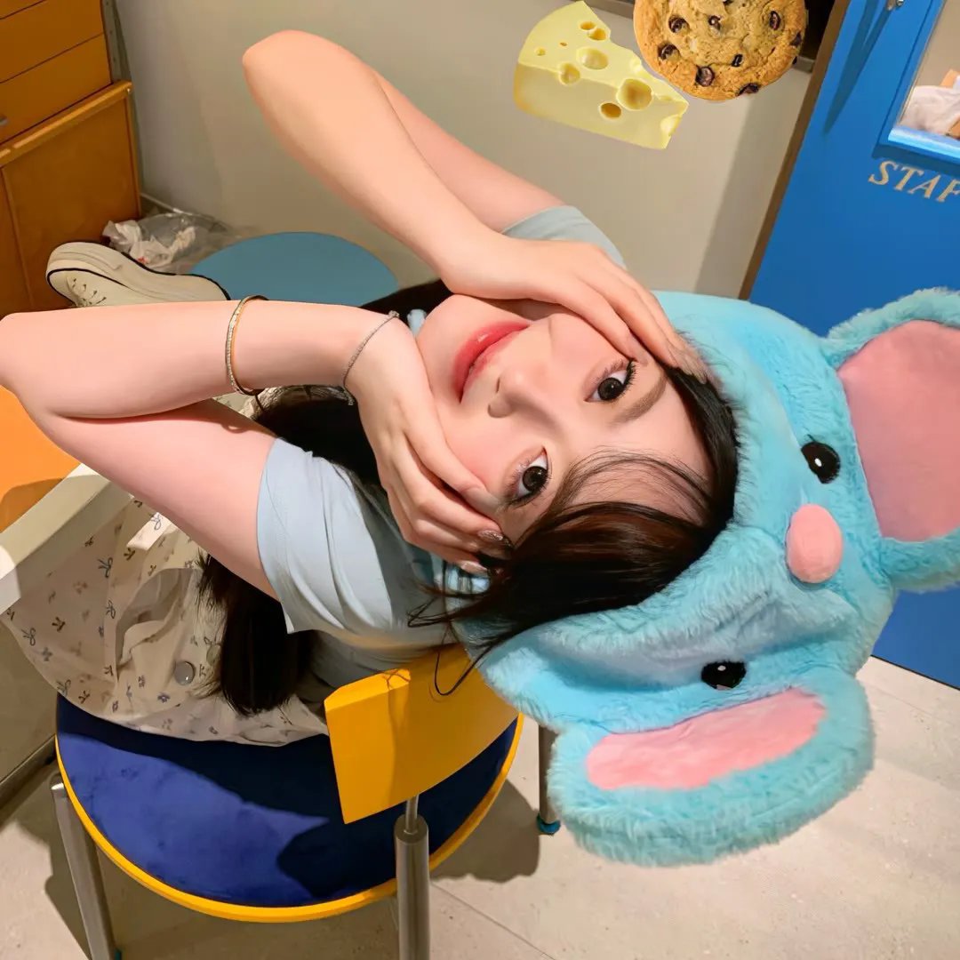 穿黄靴子的女孩